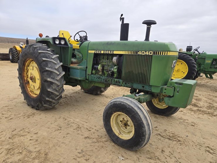 john-deere-4040-image-22
