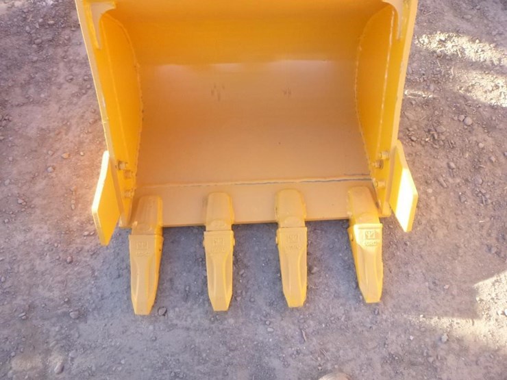 caterpillar-303-image-6