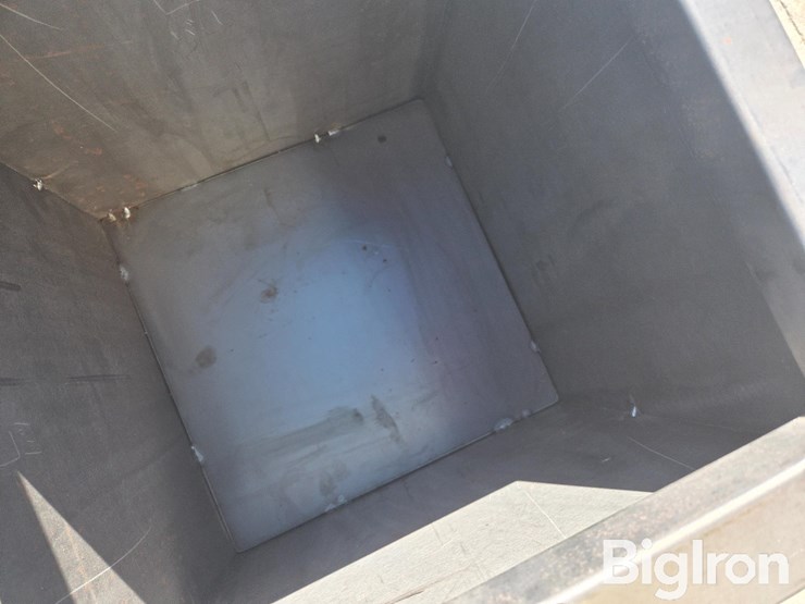 shop-built-steel-flower-planters-image-12