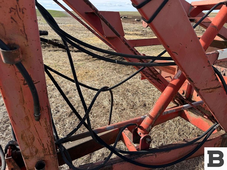 hesston-38-bale-feeder---davenport,-wa-image-9