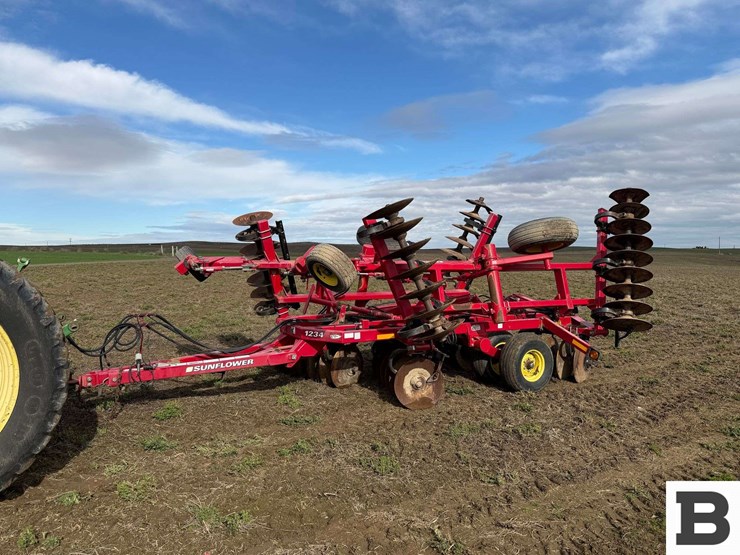 2010-sunflower-1234-18-image-1