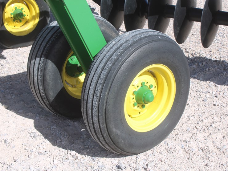 #1034-•-john-deere-t0310-12ft-disc-image-11