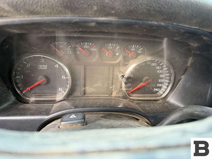 2018-chevrolet-silverado-3500-image-23