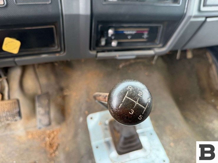 1990-ford-f700-image-35