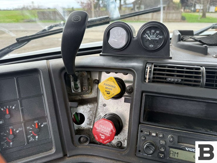 2001-volvo-vnl-tractor-truck---albany,-or-image-60