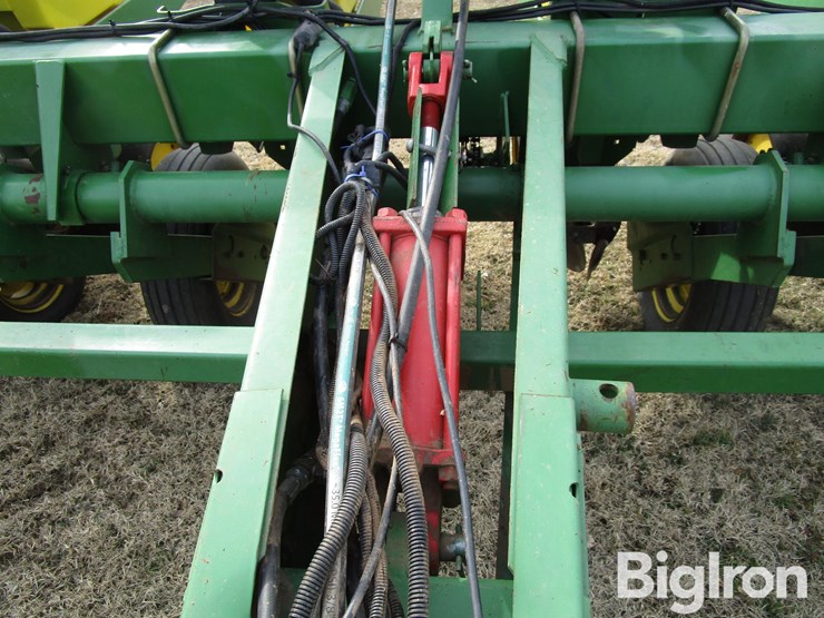 john-deere-7200-image-11