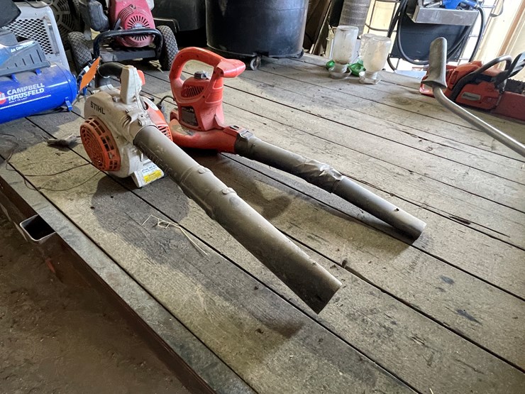 #7203-•-(2)-leaf-blowers-image-7