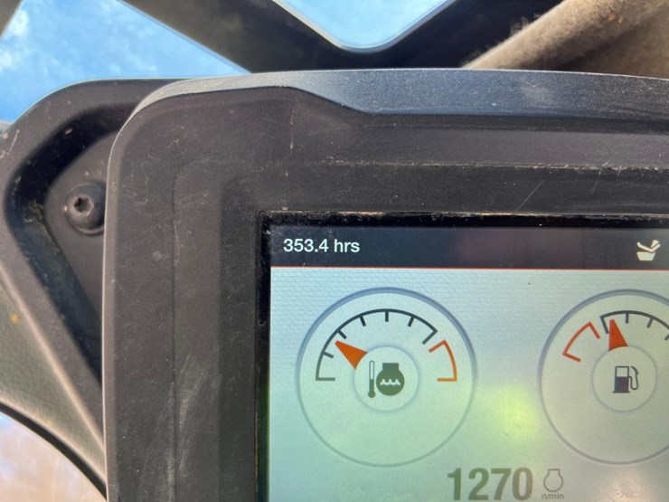 2022-bobcat-t64-image-17