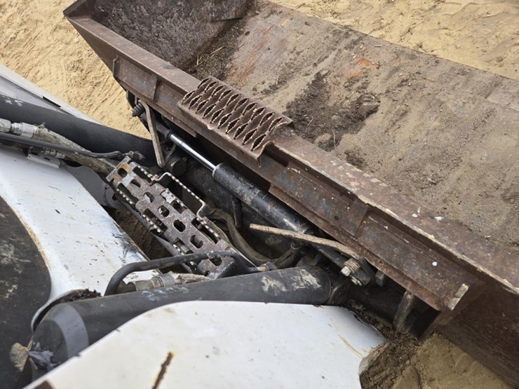 bobcat-s750-image-15