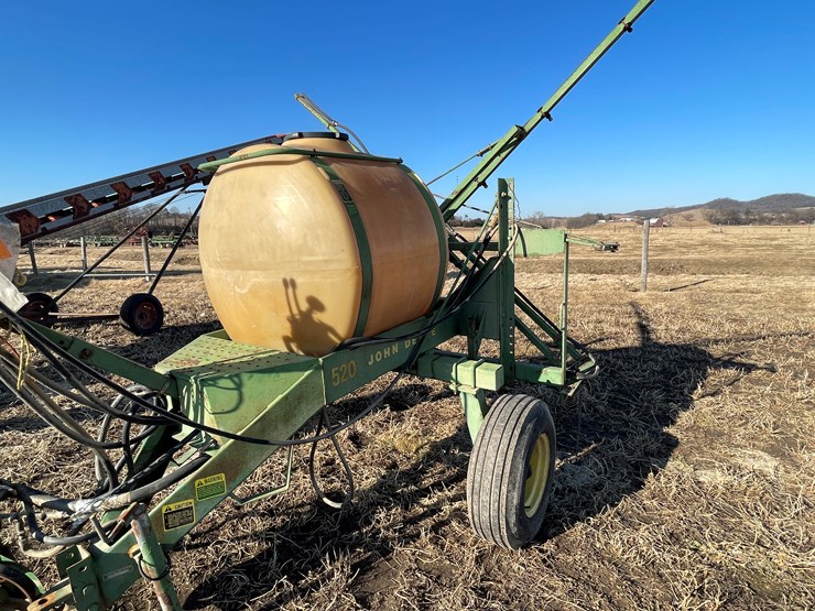 john-deere-520-image-10