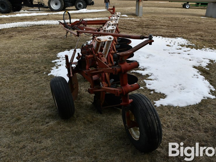 international-720-image-6