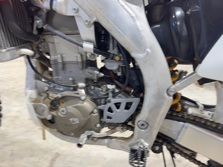 2007-honda-crf450r-dirt-bike-image-6