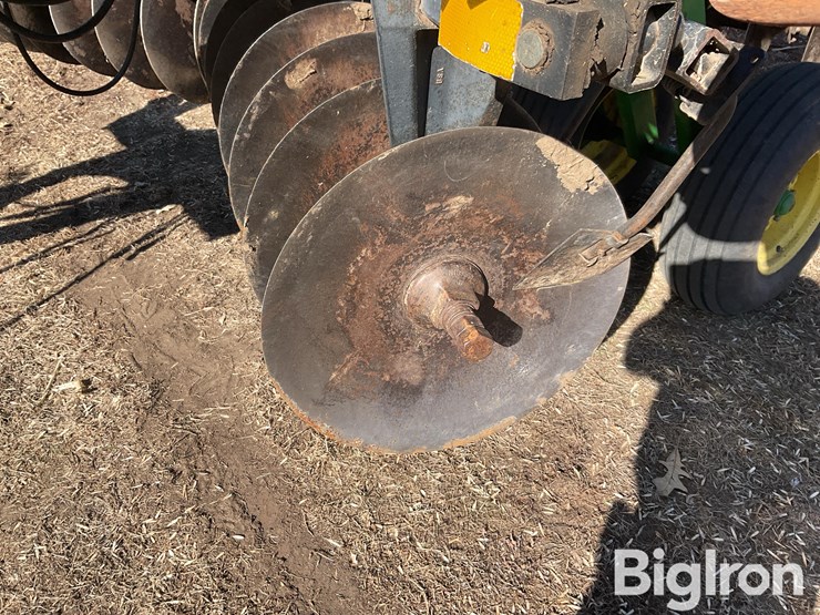 john-deere-630-image-15