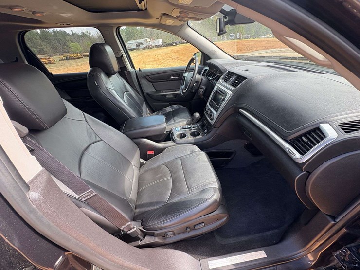 2016-gmc-acadia-slt-image-24