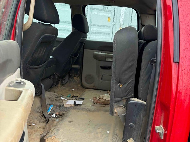 2012-chevrolet-2500-image-12