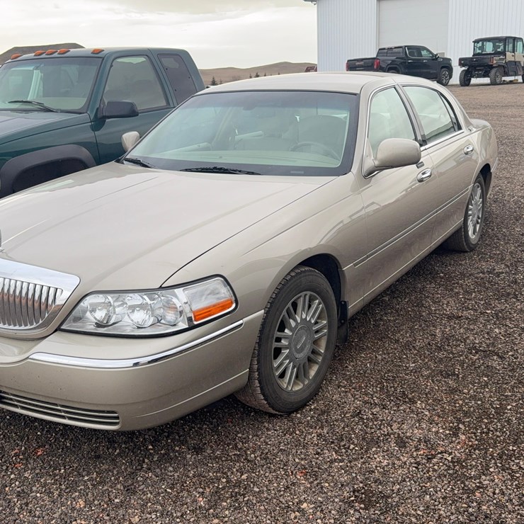 2008 Lincoln Town Car