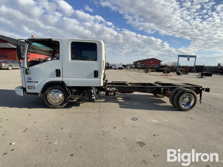 2015-isuzu-nqr-image-8