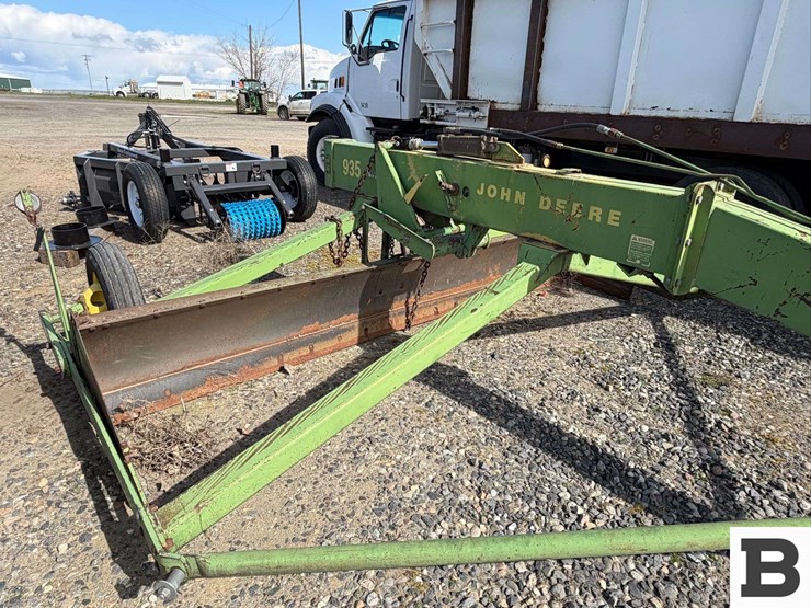 john-deere-935-image-11