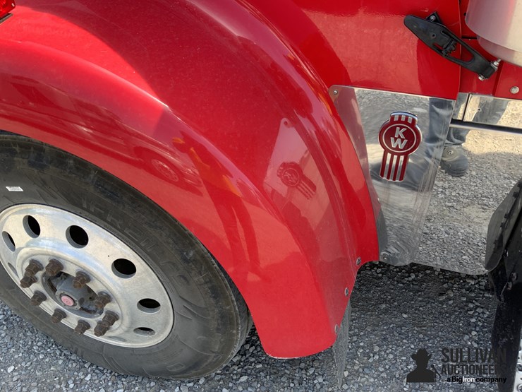 2005-kenworth-w900-image-13