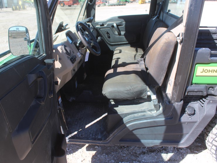 2023-john-deere-gator-image-21
