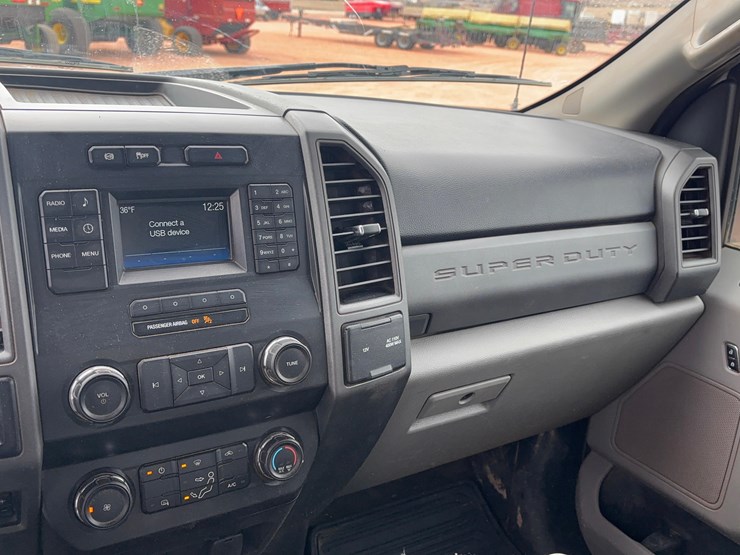 2019-ford-f550-image-14