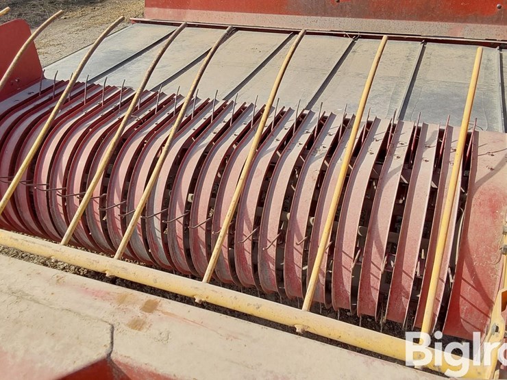 new-holland-144-image-13