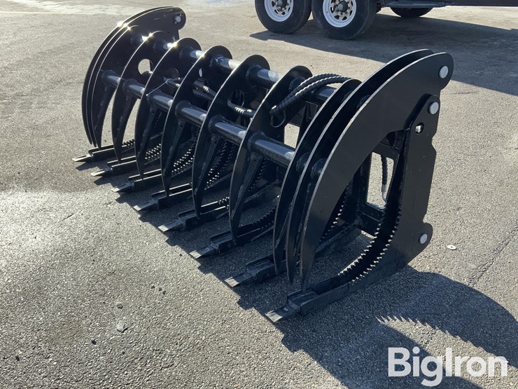 2025-massey-ferguson-730-image-1