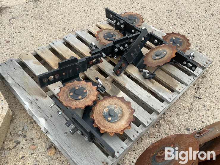 yetter-2x2-fertilizer-applicators-image-3