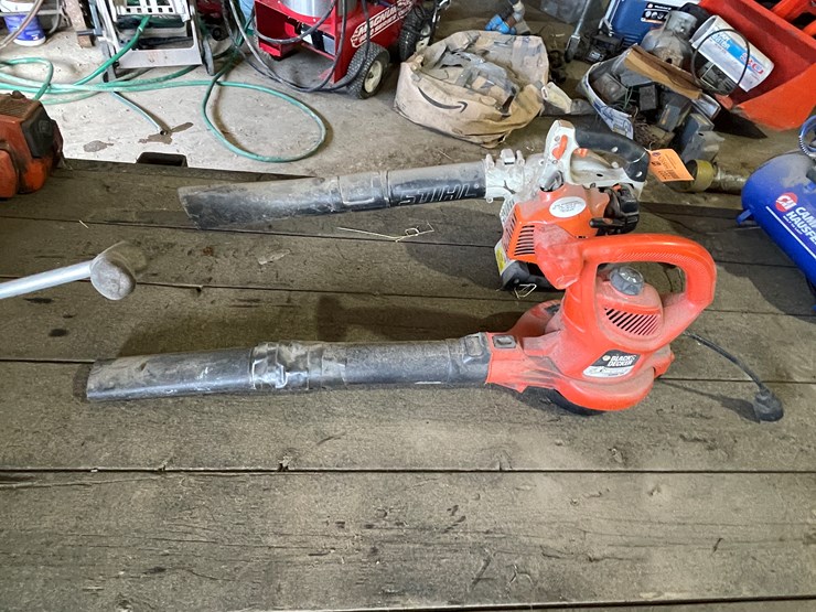 #7203-•-(2)-leaf-blowers-image-4