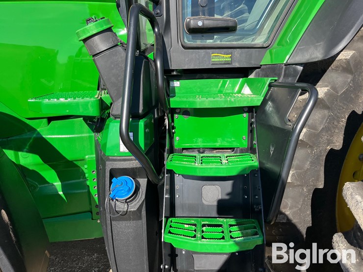 2022-john-deere-8r-310-image-11