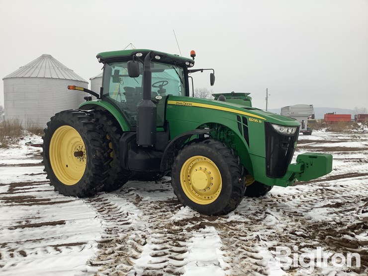 2012-john-deere-8235r-image-3