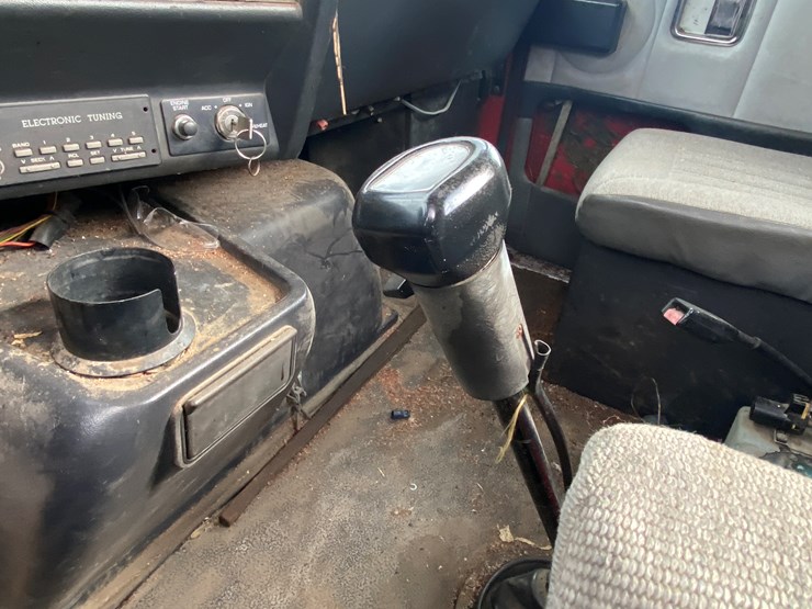 #1152-•-1994-white-gmc-tandem-axle-semi-(has-wi-title)-(non-runner)-(shawano,-wi)-image-33