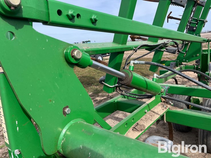 john-deere-2210-image-16