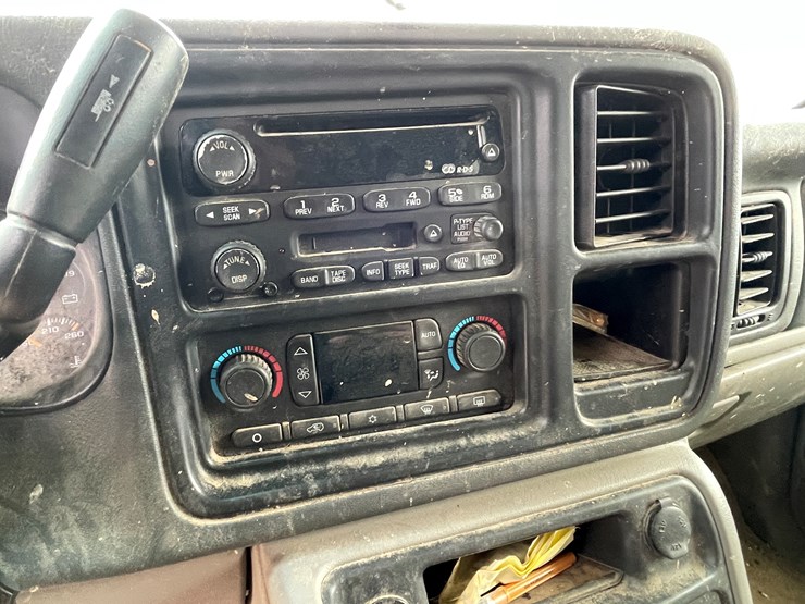 2003-gmc-yukon-xl-image-34