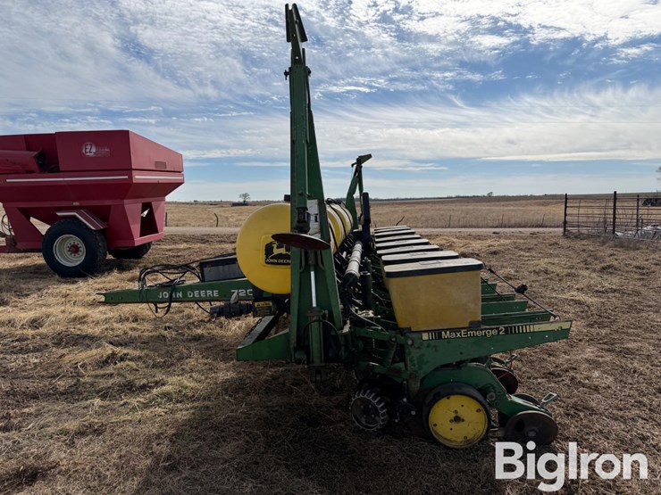 john-deere-7200-image-8