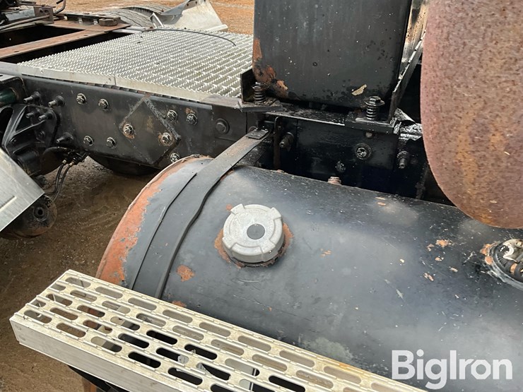 2003-mack-ch612-image-16