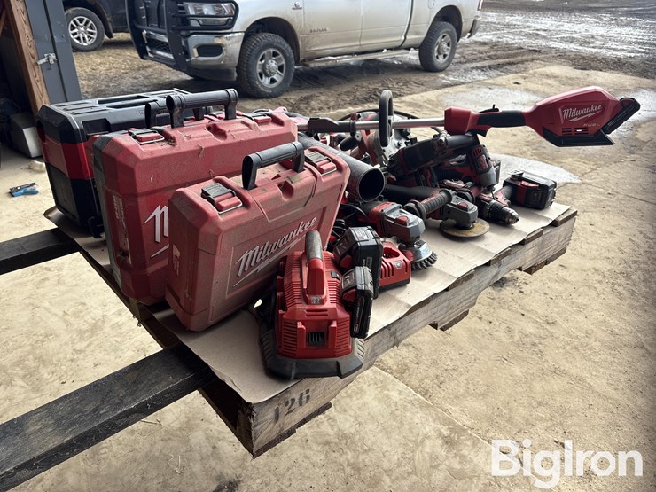skid-of-milwaukee-power-tools-image-5