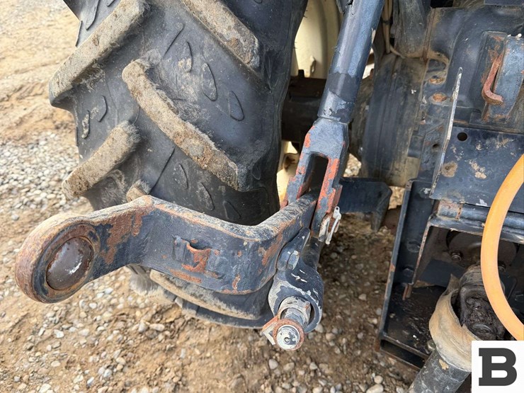 2007-new-holland-tn85fa-image-16