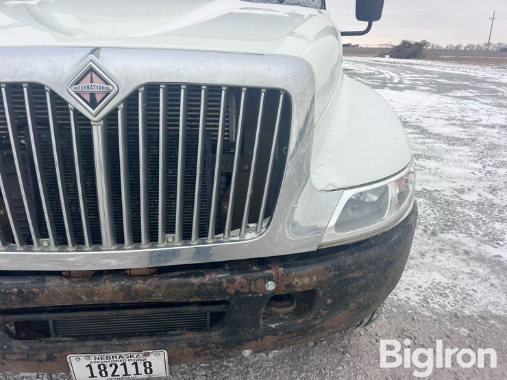 2004-international-durastar-4400-image-15