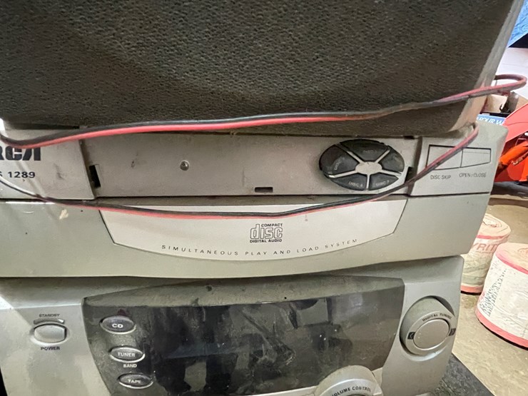 #7217-•-(2)-bookshelf-stereo-systems-image-17