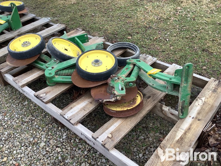 john-deere-1775-image-1