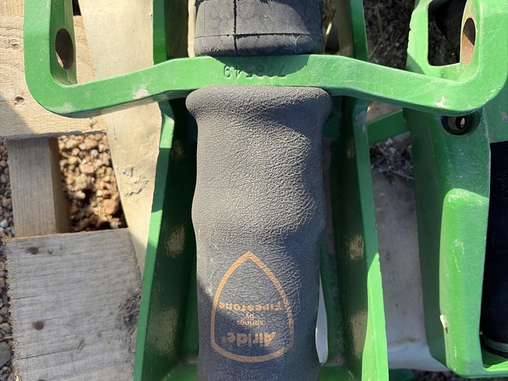 john-deere-24-image-9