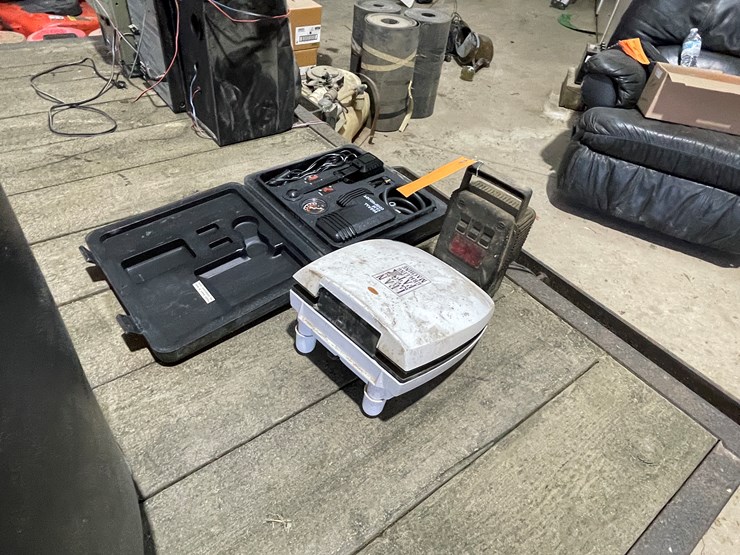 #7219-•-rayovac-workhorse-flash-light-image-5