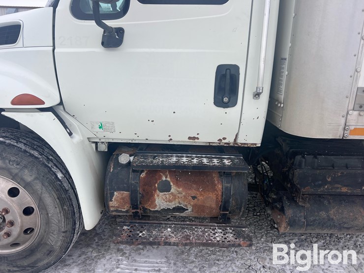 2004-international-durastar-4400-image-10