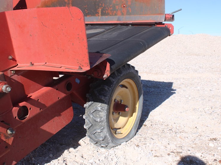 new-holland-166-image-17