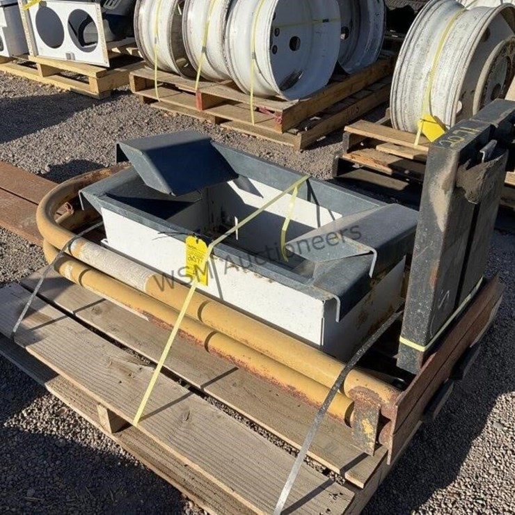 PALLET OF MISCELLANEOUS