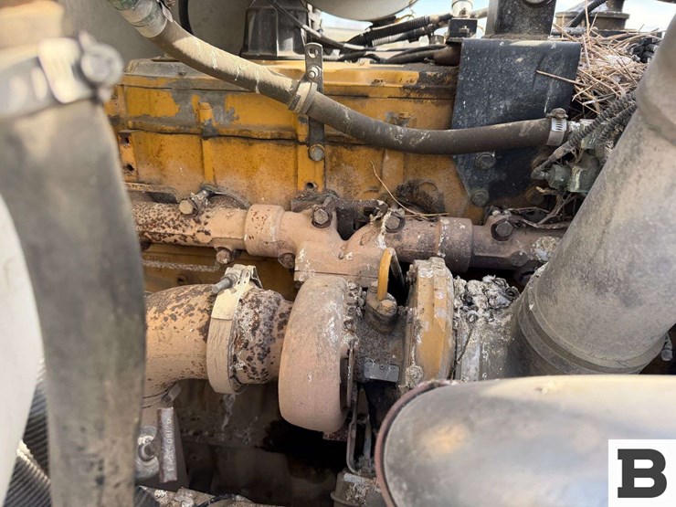 2001-peterbilt-330-image-35