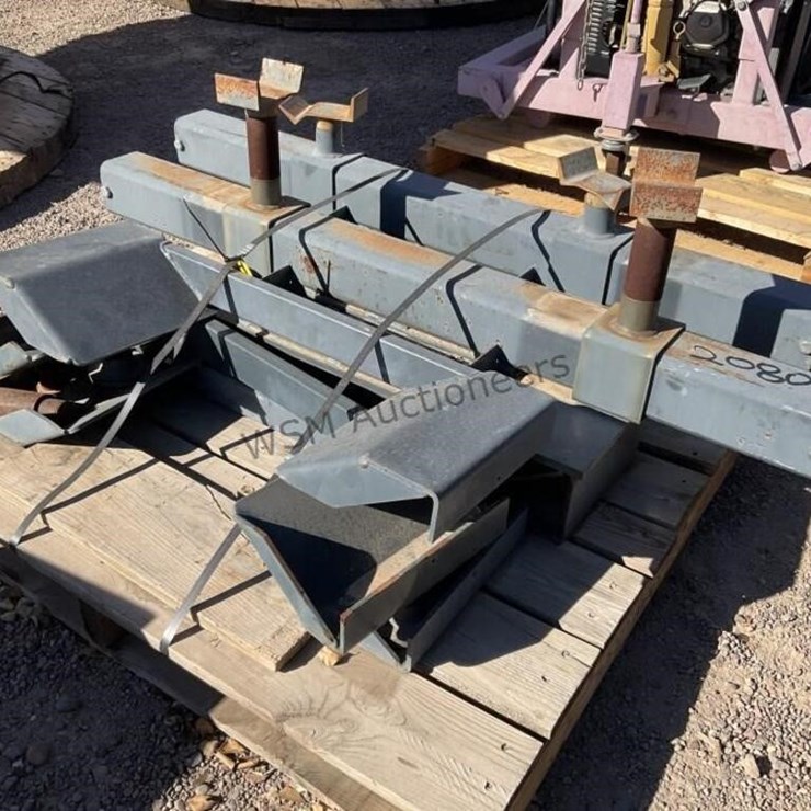 PALLET OF LIFT ATTACHMENTS FOR AUTOMOTIVE LIFT