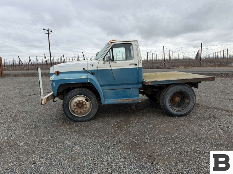 1990-ford-f700-image-2