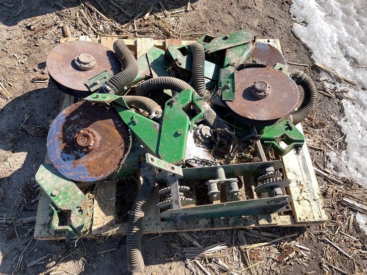 #7410-•-john-deere-fert-boxes-(bloomer,-wi)-image-8